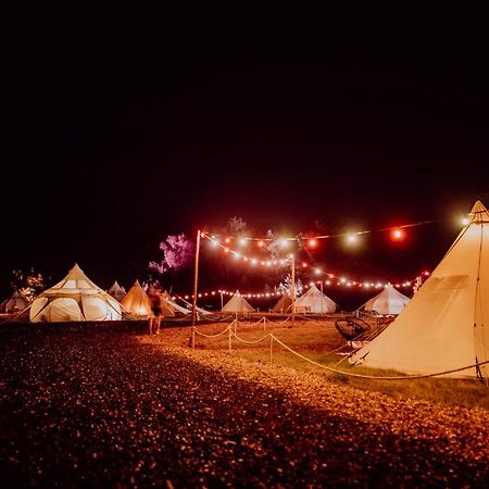 Glampingresort Raus Am See In Spaden Schiffdorf Eksteriør billede